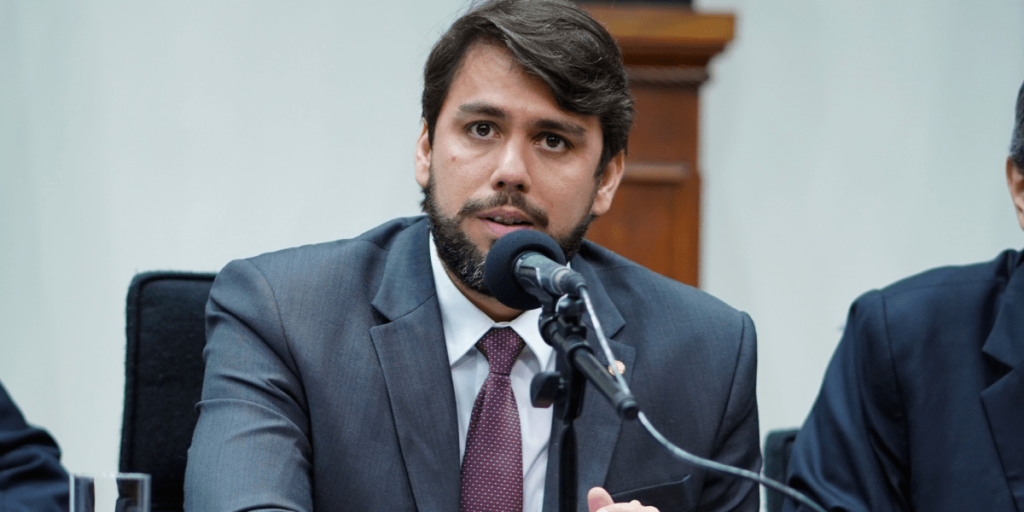 Lula confirma Pedro Lucas como novo ministro das Comunicações