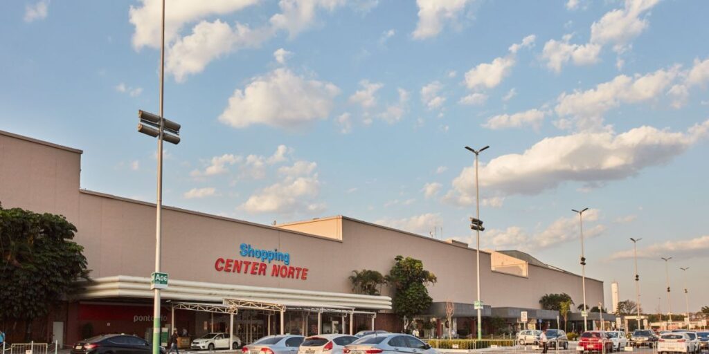 Atiradores disparam contra GCM no estacionamento do Shopping Center Norte