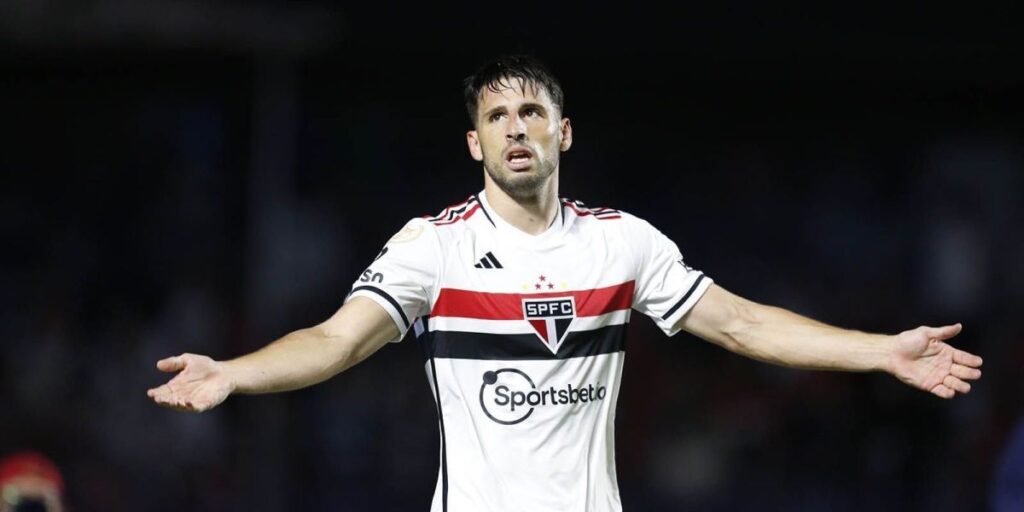 Calleri reforça desejo de voltar ao futebol argentino: "No curto prazo"