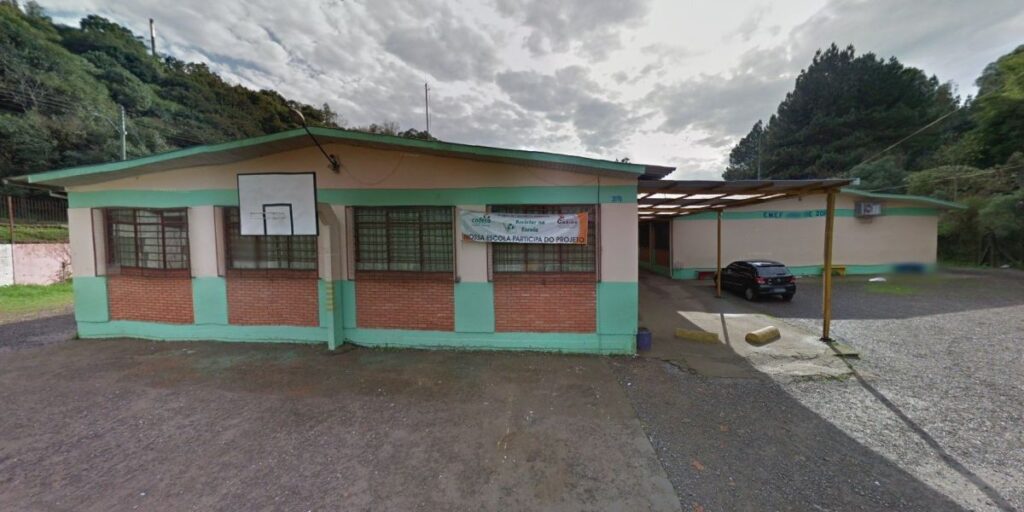 "Professor tem que ser autoridade", diz sindicalista sobre facada em escola