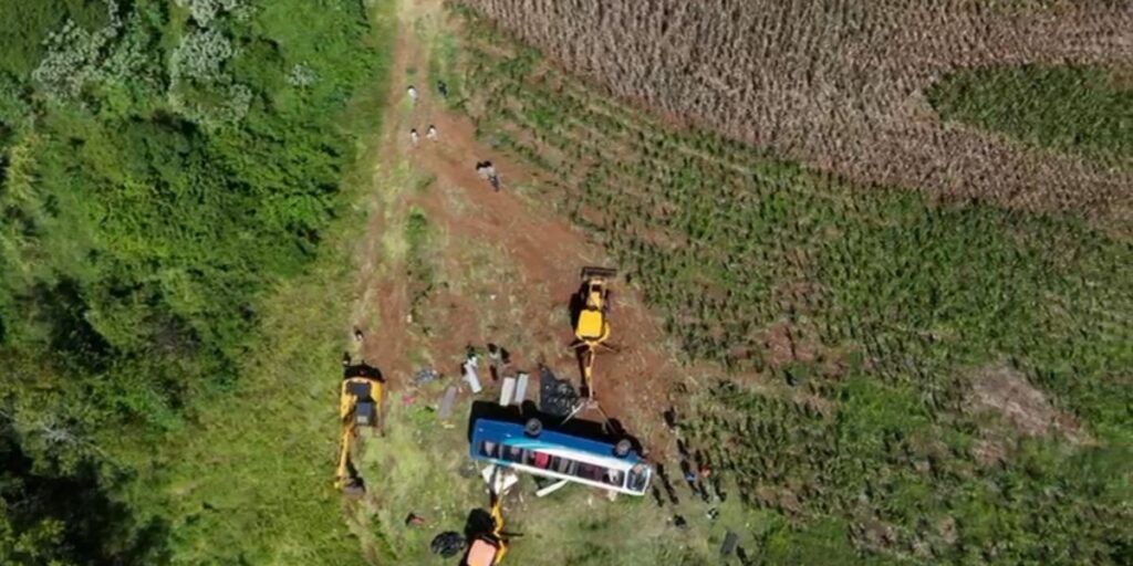 Veja lista de vítimas do acidente de ônibus que capotou no RS