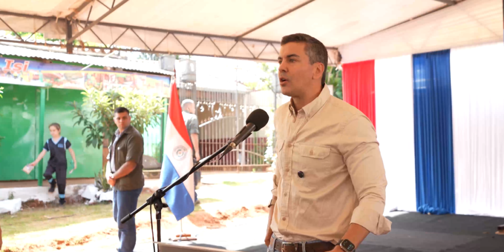 Presidente do Paraguai exige respeito após suposta espionagem da Abin