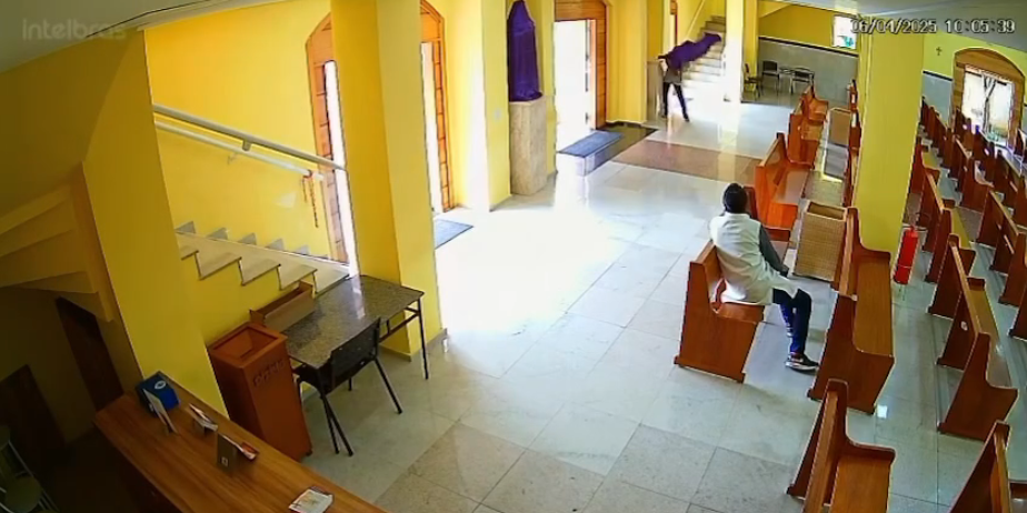 Vídeo: Homem vandaliza igreja e destrói imagens de santos em SP
