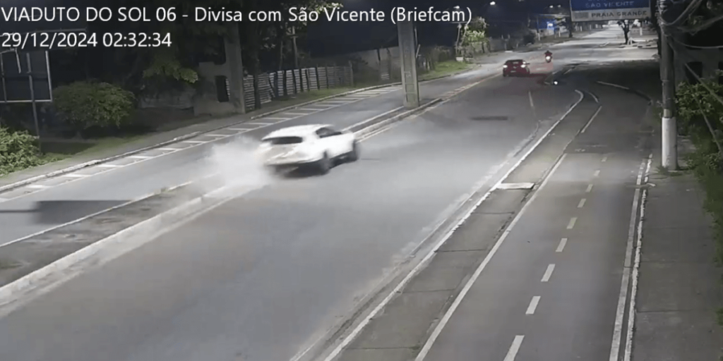 Vídeo mostra bancário dirigindo acima da velocidade antes de acidente em SP