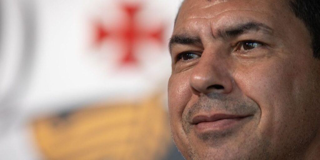 Vasco se isola como clube com mais trocas de técnicos no século 21