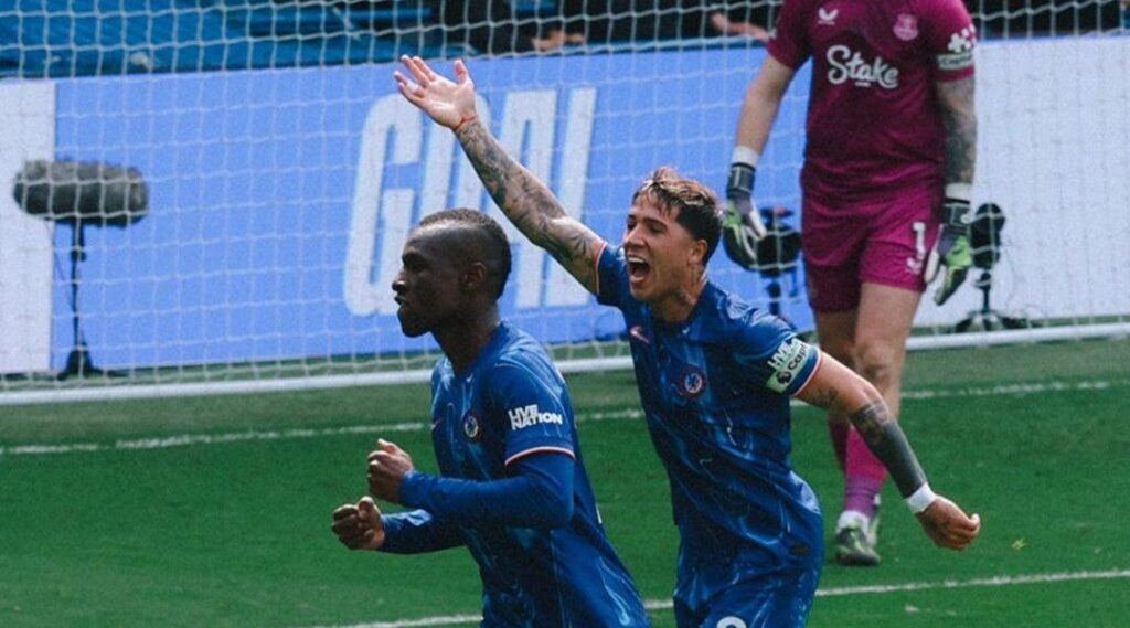 Premier League: Chelsea vence o Everton e segue sonhando com Champions