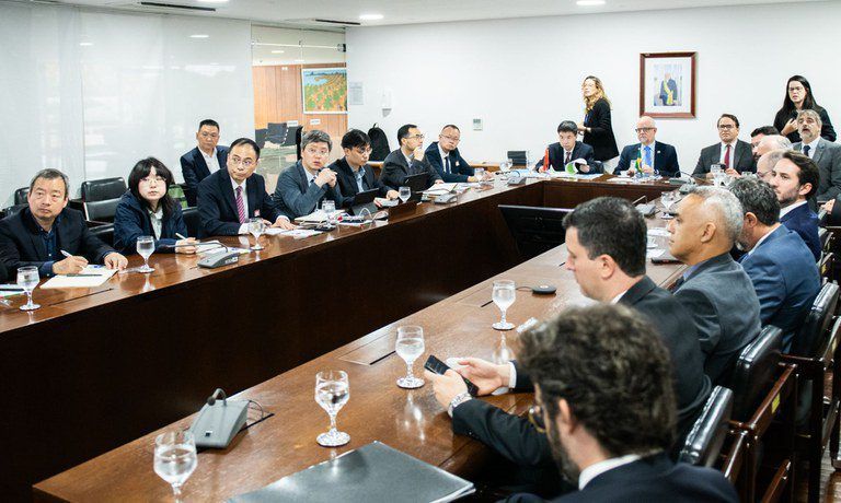 China e Brasil negociam a construção do Corredor Bioceânico