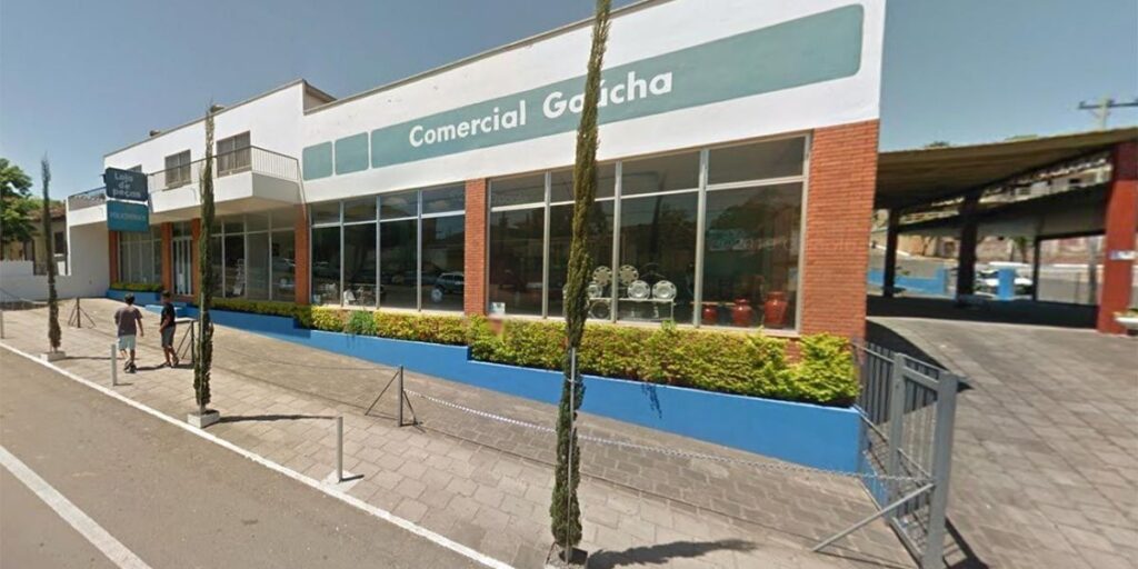 Conheça história da loja que deixou carros 0 km abandonados por 20 anos