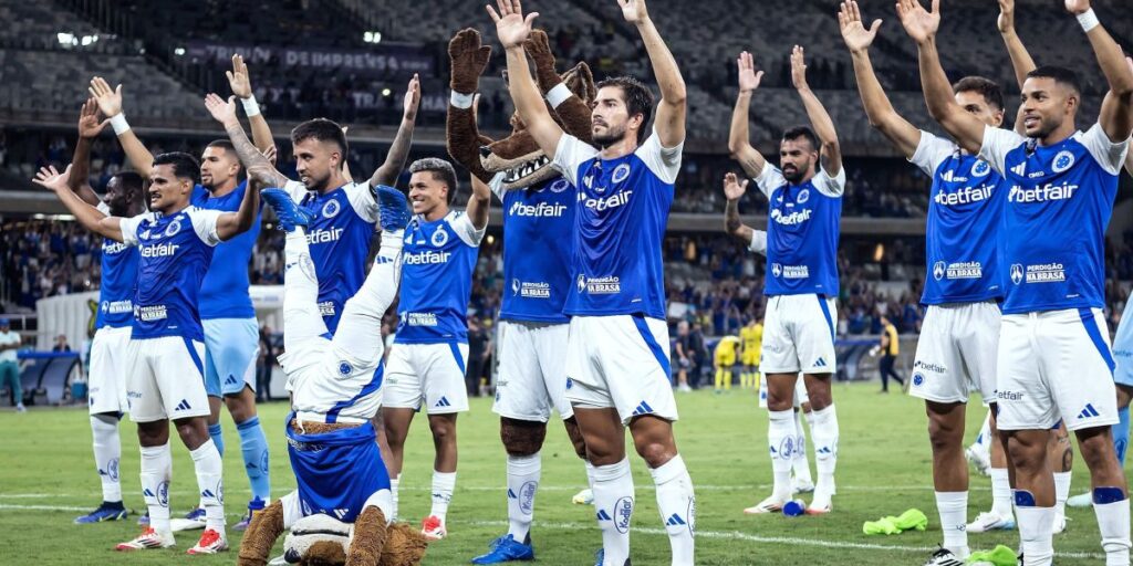 Novo uniforme do Cruzeiro vaza nas redes sociais; veja foto