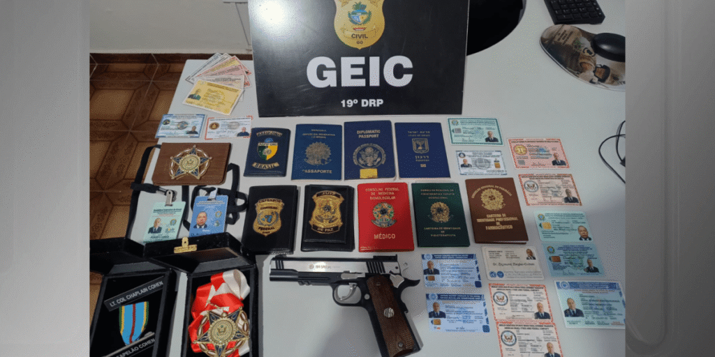 Falso militar: homem é preso com patentes militares e documentos falsos