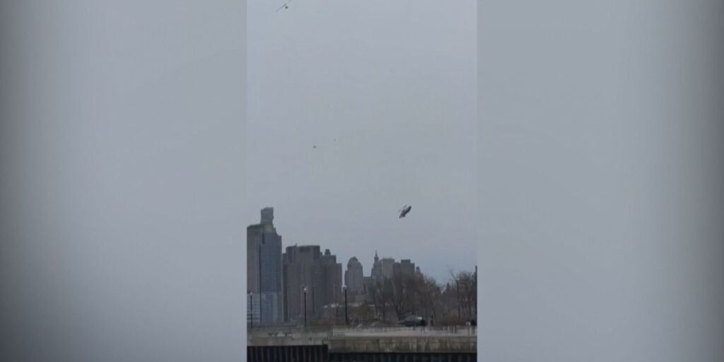 Vídeo: Veja momento em que helicóptero cai no Rio Hudson, em Nova York