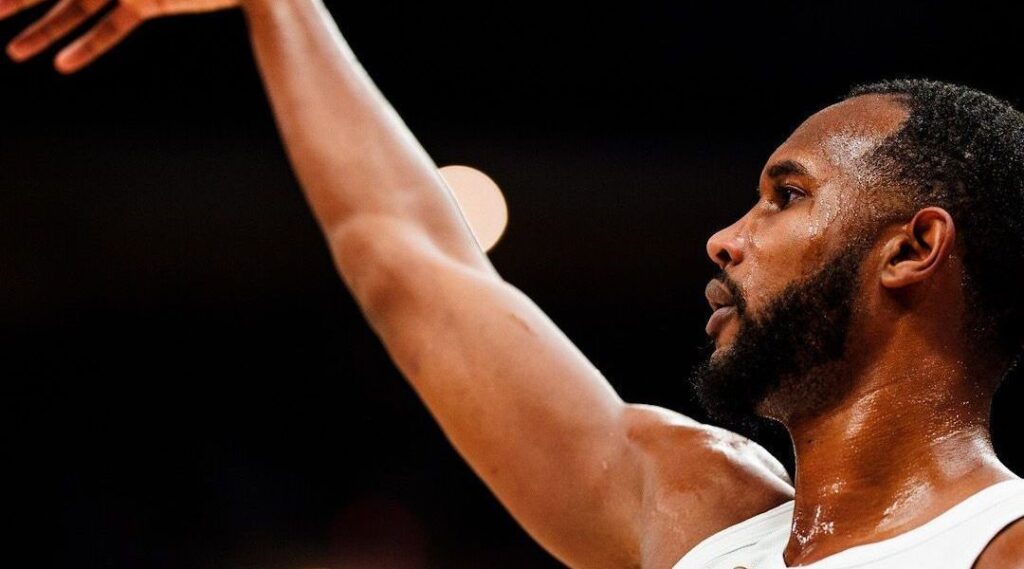 NBA: Evan Mobley é eleito o Jogador Defensivo do Ano