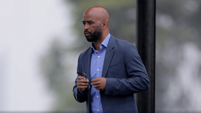 Fabinho Soldado é mantido, e Corinthians nega contato com treinador