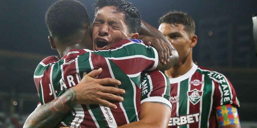 Cano brilha, e Fluminense vence Once Caldas pela Sul-Americana