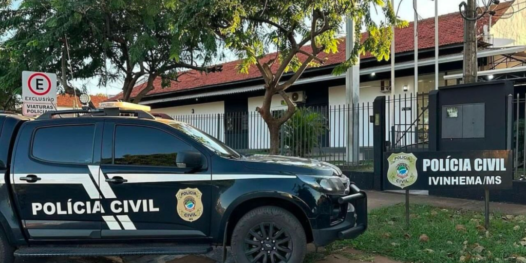 Mulher é presa após atacar vizinho com água fervente enquanto ele dormia