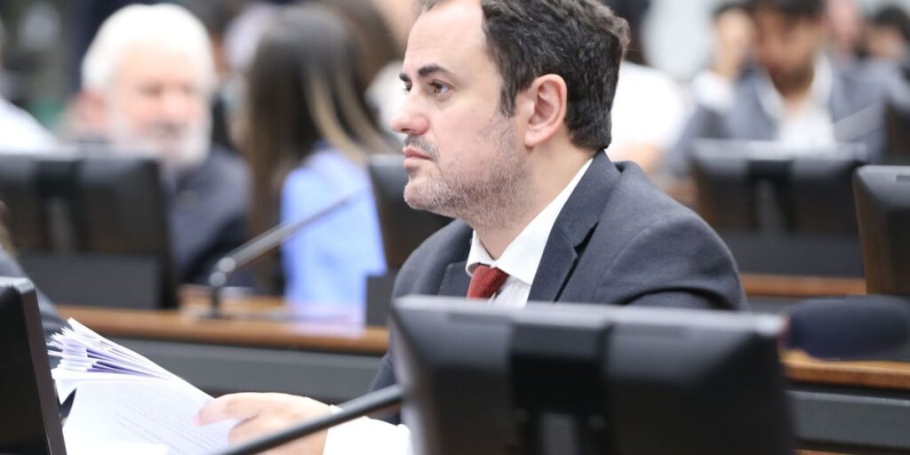 Com mobilização de PT e PSOL, análise de recurso de Glauber na CCJ é adiada