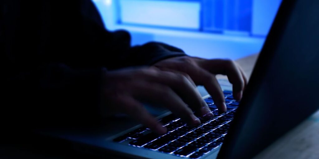 Criminosos fizeram site falso de banco para furtar R$ 100 milhões, diz PF