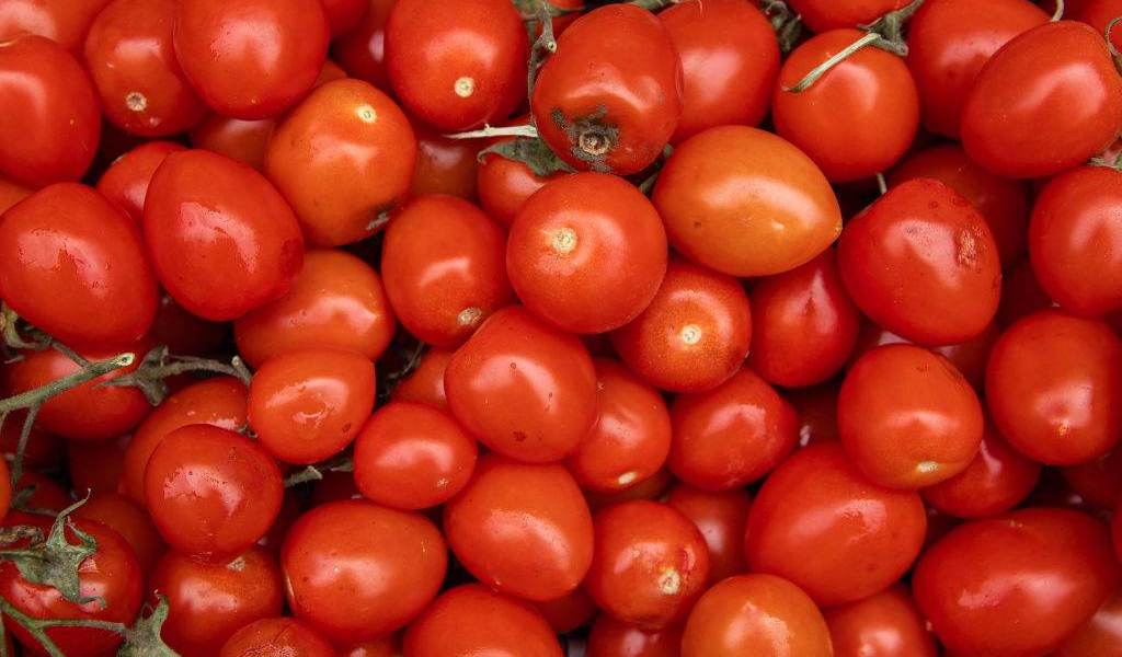 Tomate, café e leite puxam prévia da inflação em abril