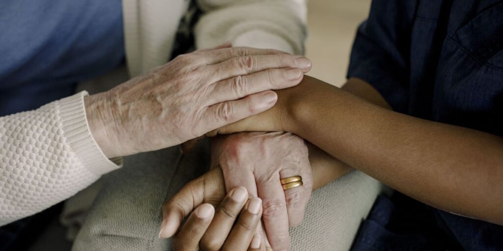 Câmara aprova projeto que cria programa de saúde mental para pessoas idosas