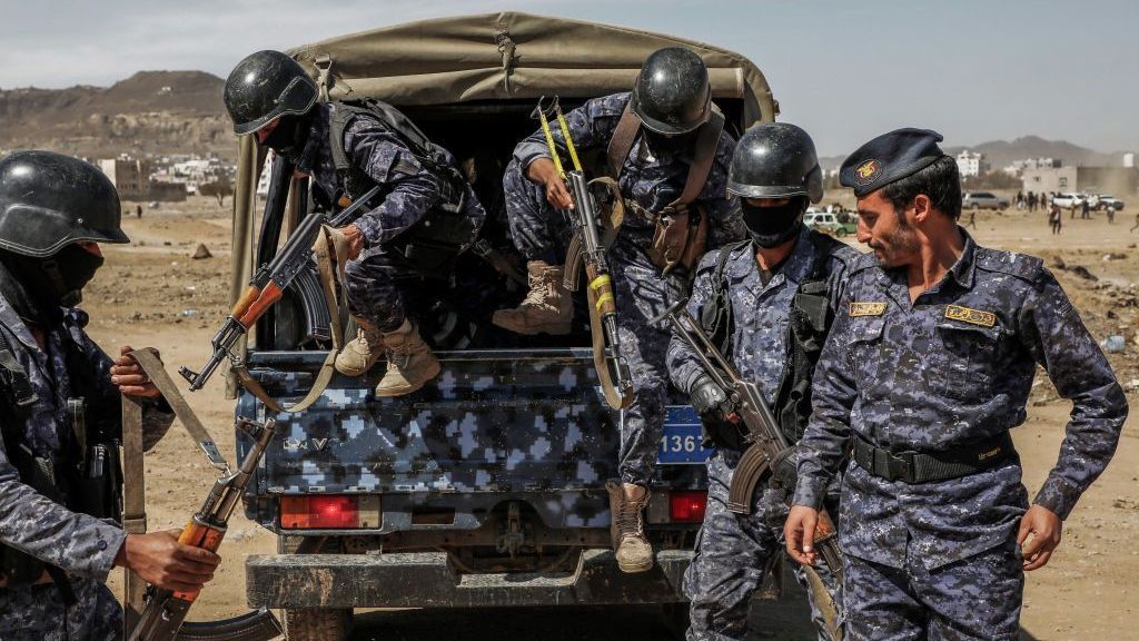 Reino Unido lança ataques contra Houthis em operação conjunta com EUA