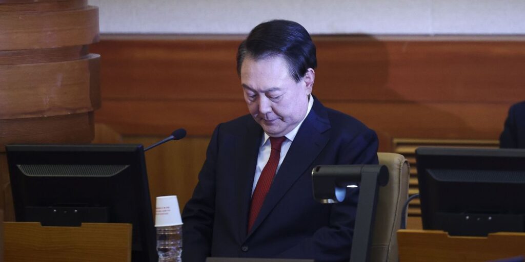 Presidente deposto sul-coreano se desculpa por "não atender expectativas"