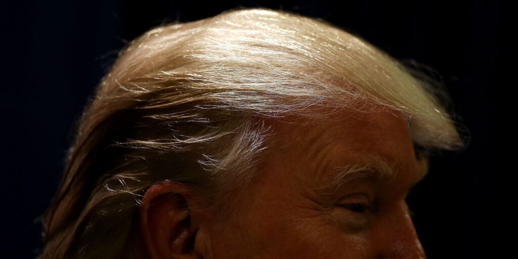 "Quero lavar meu lindo cabelo": Trump reverte restrição à pressão de água