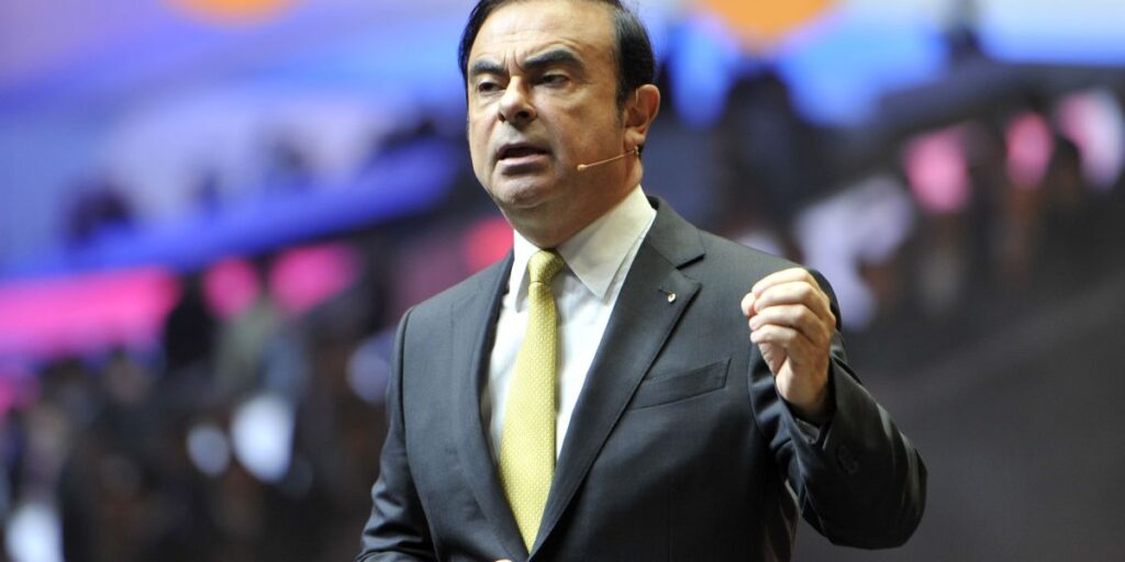 5 anos após fuga cinematográfica, Carlos Ghosn investe em vinho e dá aulas