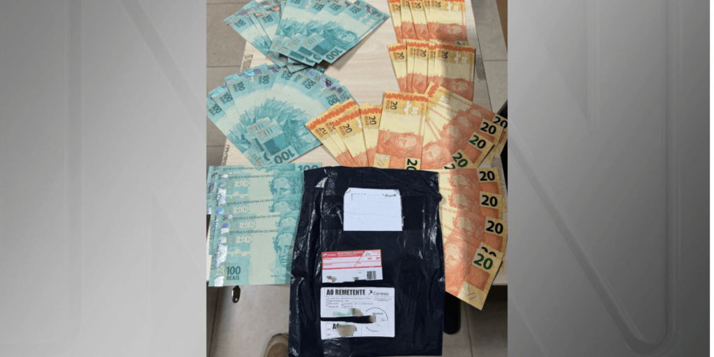 Homem é preso ao receber dinheiro falso pelos Correios