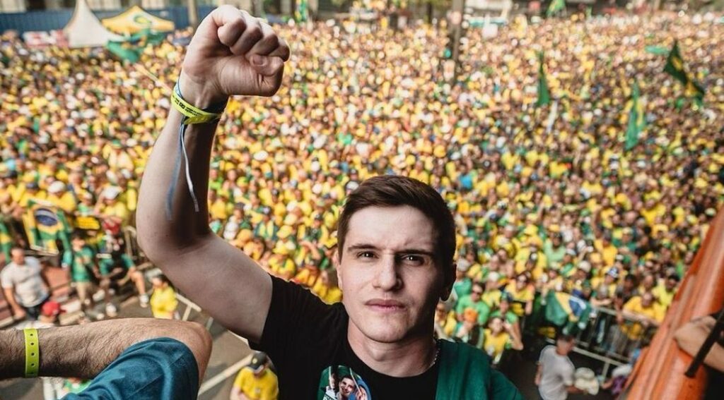 Lucas Pavanato é condenado a indenizar aluna da USP por danos morais