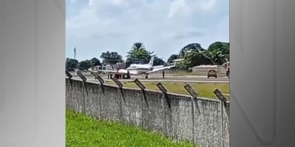 Aeroporto na Bahia fica fechado após pneu de avião estourar na pista
