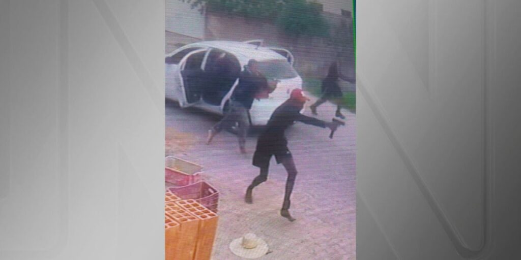 Vídeo: homem é atacado por 4 atiradores no RJ e sobrevive