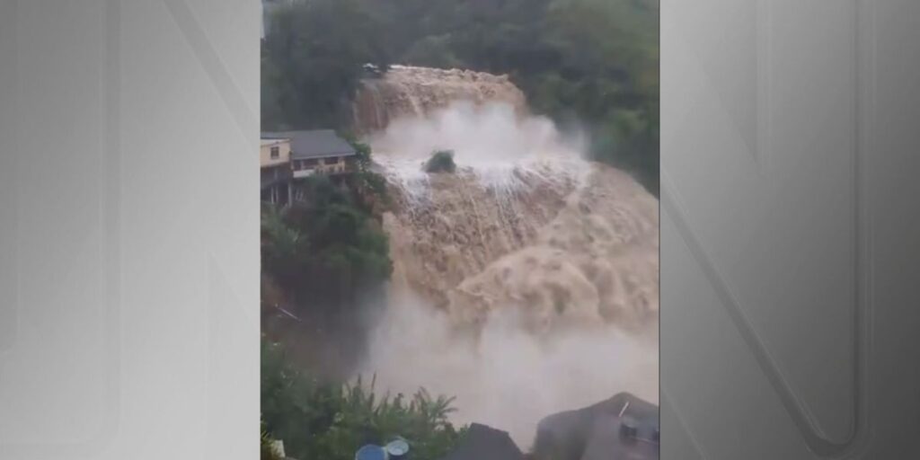 Chuvas no RJ: Angra e Petrópolis têm risco muito alto para deslizamento
