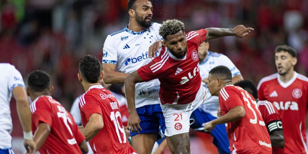 CBF afasta árbitro e VAR do jogo Internacional x Cruzeiro; saiba detalhes