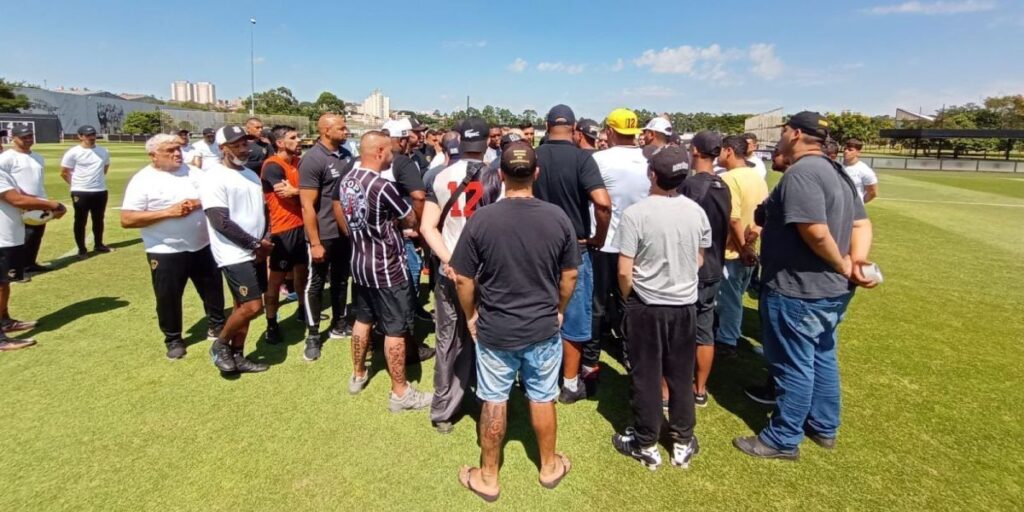 Agressões e furtos: relembre invasões de CTs no futebol brasileiro
