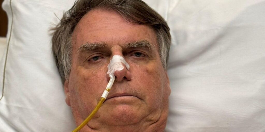 Bolsonaro tem melhora progressiva dos exames, diz boletim médico
