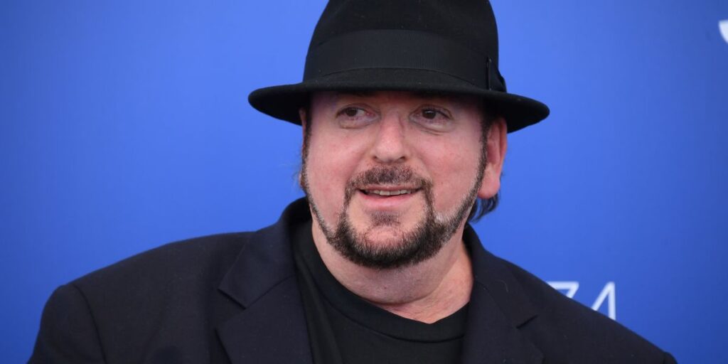 Diretor é condenado a pagar R$ 10 bi por agressão sexual de 40 mulheres