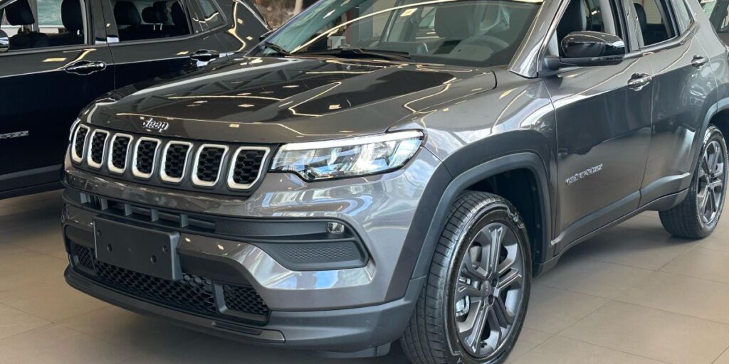 Jeep Compass: SUV médio é vendido com preço compacto