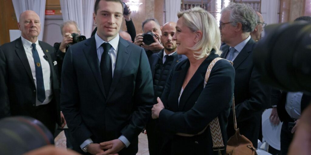 Chefe do partido de Le Pen convoca manifestações contra decisão judicial