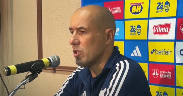 Leonardo Jardim desabafa sobre críticas contra o Cruzeiro no Brasileiro