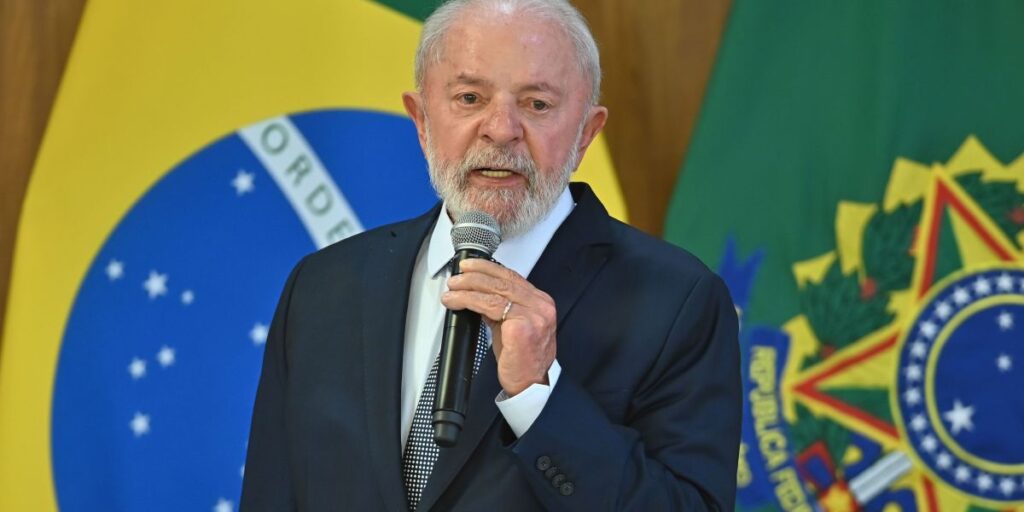 "Tomaremos todas as medidas cabíveis", diz Lula após tarifaço de Trump