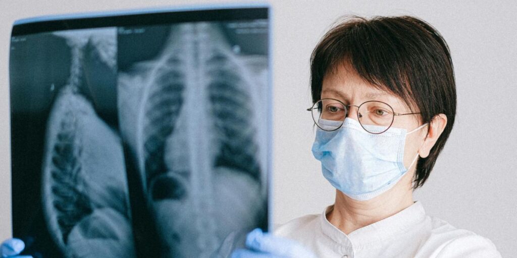 Olhar médico vale mais que avaliação de IA, diz estudo