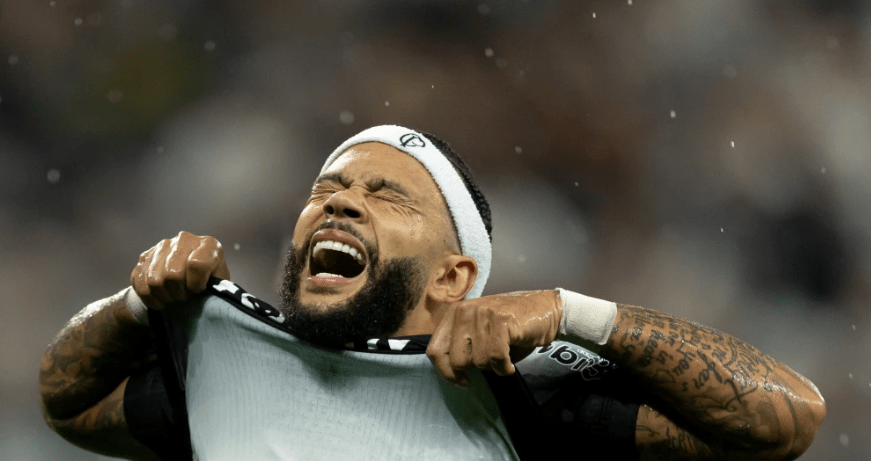 Corinthians: Memphis Depay quase marca "gol que Pelé não fez"; veja