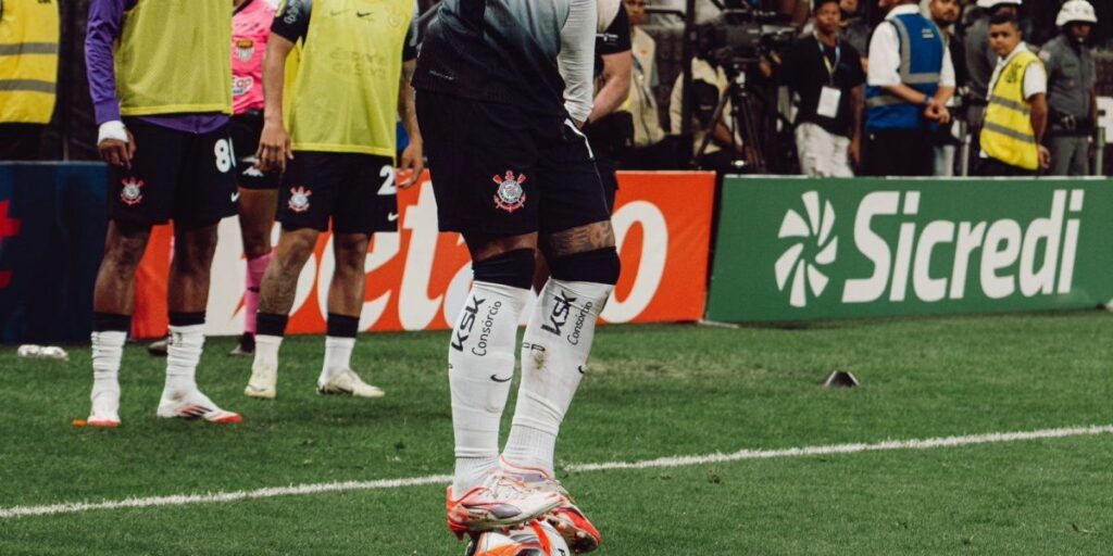 CBF reage às críticas por punição a atletas que subirem na bola