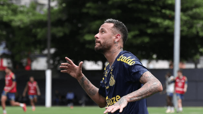 Estrela do Santos, Neymar evolui em recuperação e trabalha com bola