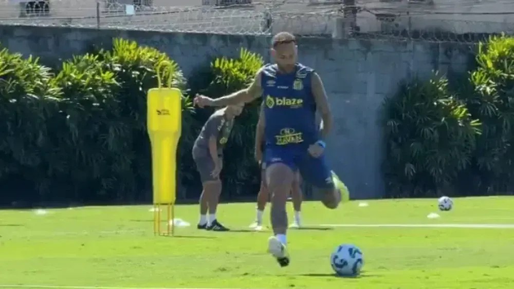 Neymar evolui, treina com elenco e tem previsão de retorno no Santos