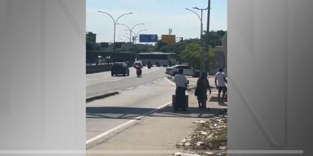 Sete ônibus são sequestrados por bandidos e usados como barricadas no RJ