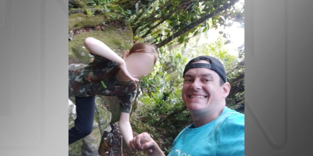Menina sequestrada pelo pai volta para casa depois de duas semanas no RJ
