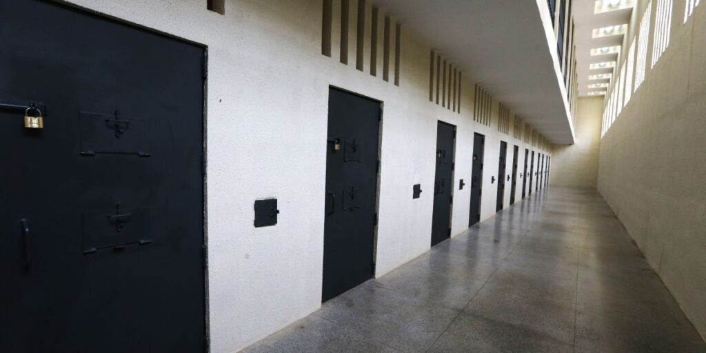 Homem "esquecido" há mais de um ano na Papuda (DF) é libertado