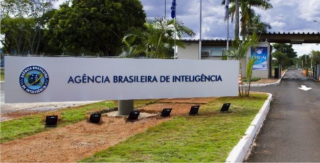 Diretor e ex-número 2 da Abin prestam depoimentos à PF nesta quinta