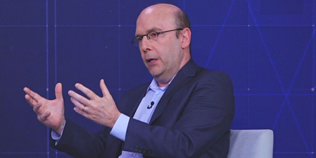 Trump é fruto do desmonte da ordem política democrática, diz Sergio Fausto